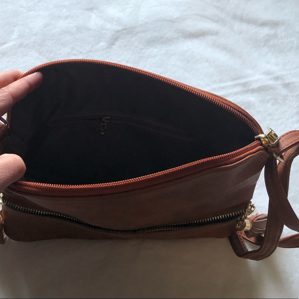 ⭐️ HOST PICK ⭐️ Brown Crossbody with Tassel Accent - Picture 5 of 8